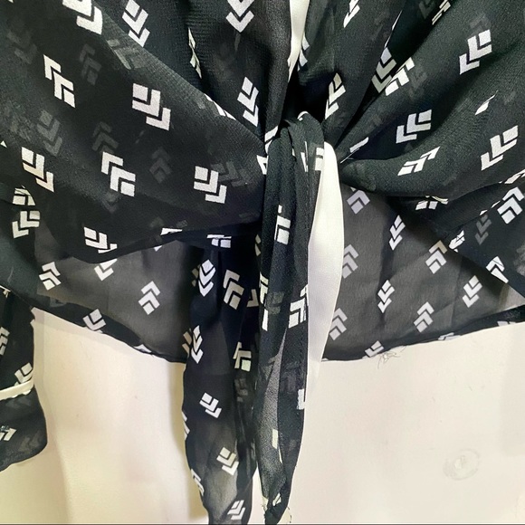 🖤Geometric Print Georgette Black Shirt for Women🖤 - Picture 4 of 7